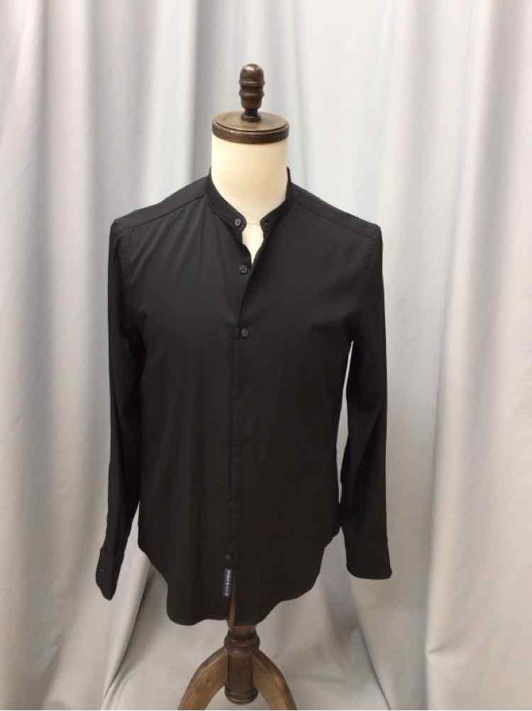 SIZE MEDIUM PERRY ELLIS Men's SHIRTS