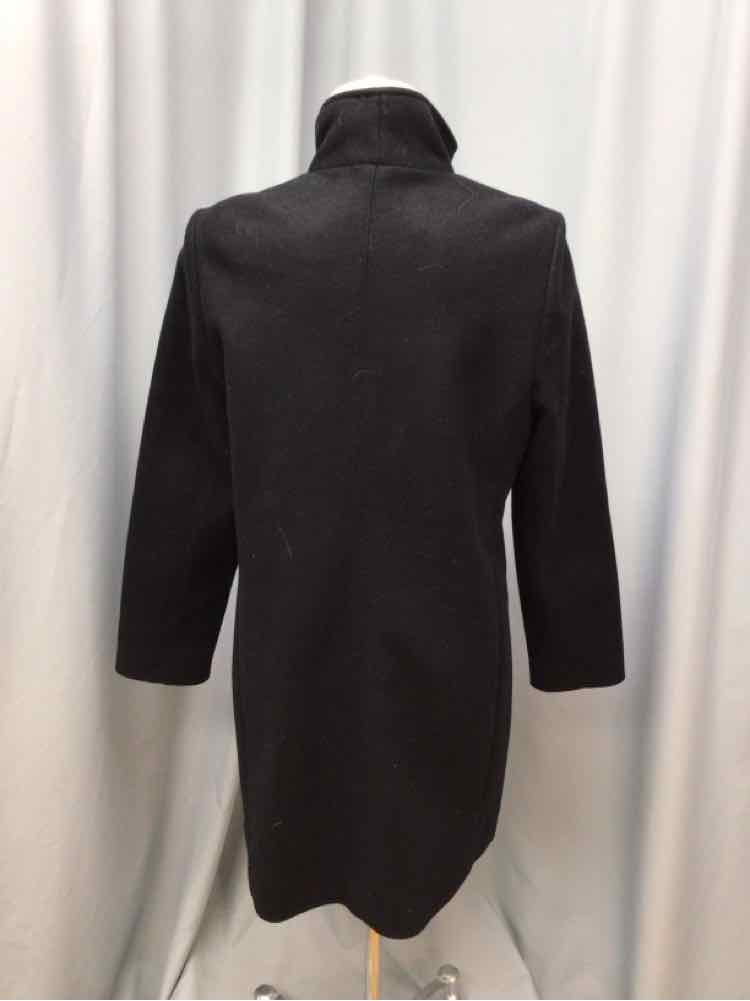 OLD NAVY SIZE MEDIUM Ladies COAT