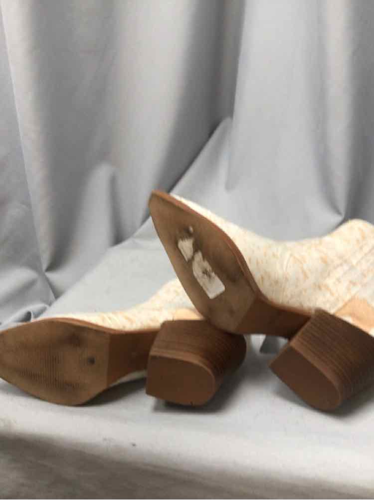 ARIDER GIRL SIZE 5 1/2 Ladies SHOES
