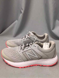 NEW BALANCE SIZE 7 1/2 Ladies SHOES