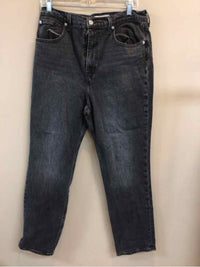 LEVI STRAUSS & CO SIZE 31 Ladies JEANS