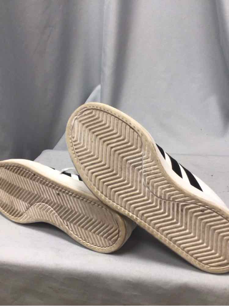 ADIDAS SIZE 8 Ladies SHOES
