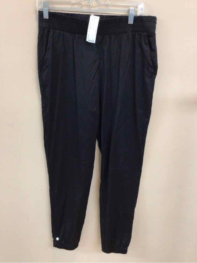 LILLY PULITZER SIZE MEDIUM Ladies PANTS