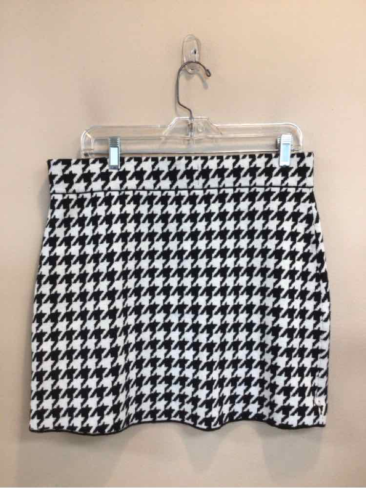 MUMU SIZE LARGE Ladies SKIRT