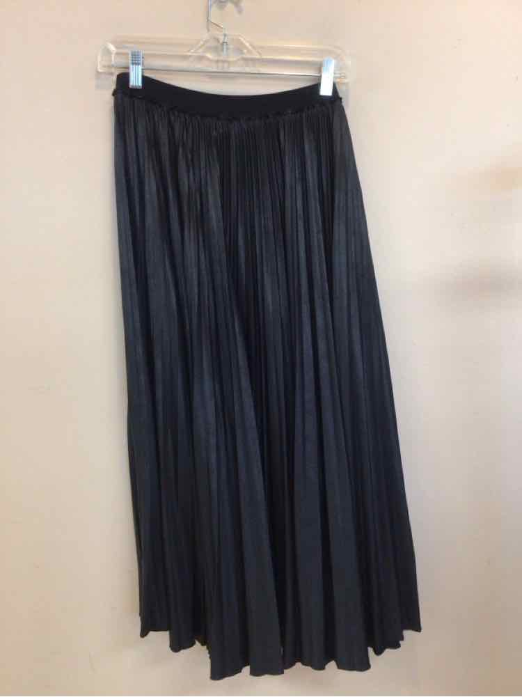 HALOGEN SIZE MEDIUM Ladies SKIRT