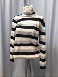 CHARTER CLUB SIZE MEDIUM Ladies TOP