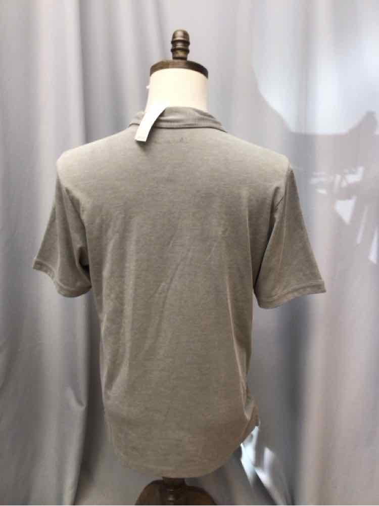 SIZE MEDIUM TRAVIS MATHEW Men's SHIRTS