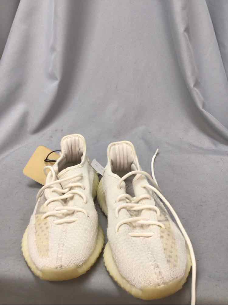 SIZE 8 YEEZY Men's SHOES
