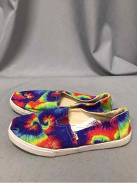 TOMS SIZE 8 Ladies SHOES