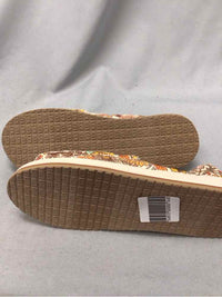 SANUK SIZE 7 Ladies SHOES