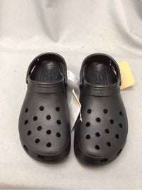 CROCS SIZE 10 Ladies SHOES