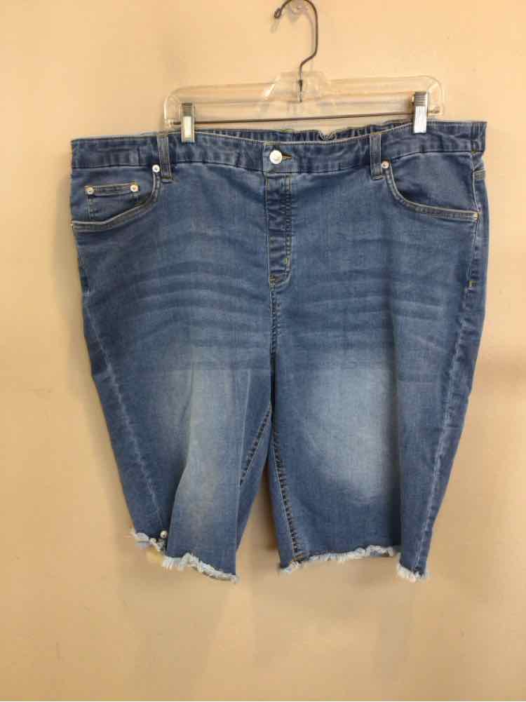 DENIM & CO SIZE 24 PLUS Ladies SHORTS