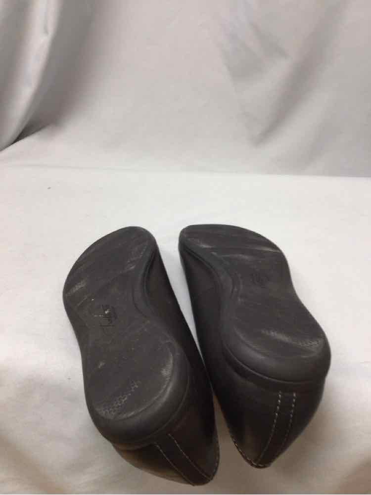 TROTTERS SIZE 10 Ladies SHOES