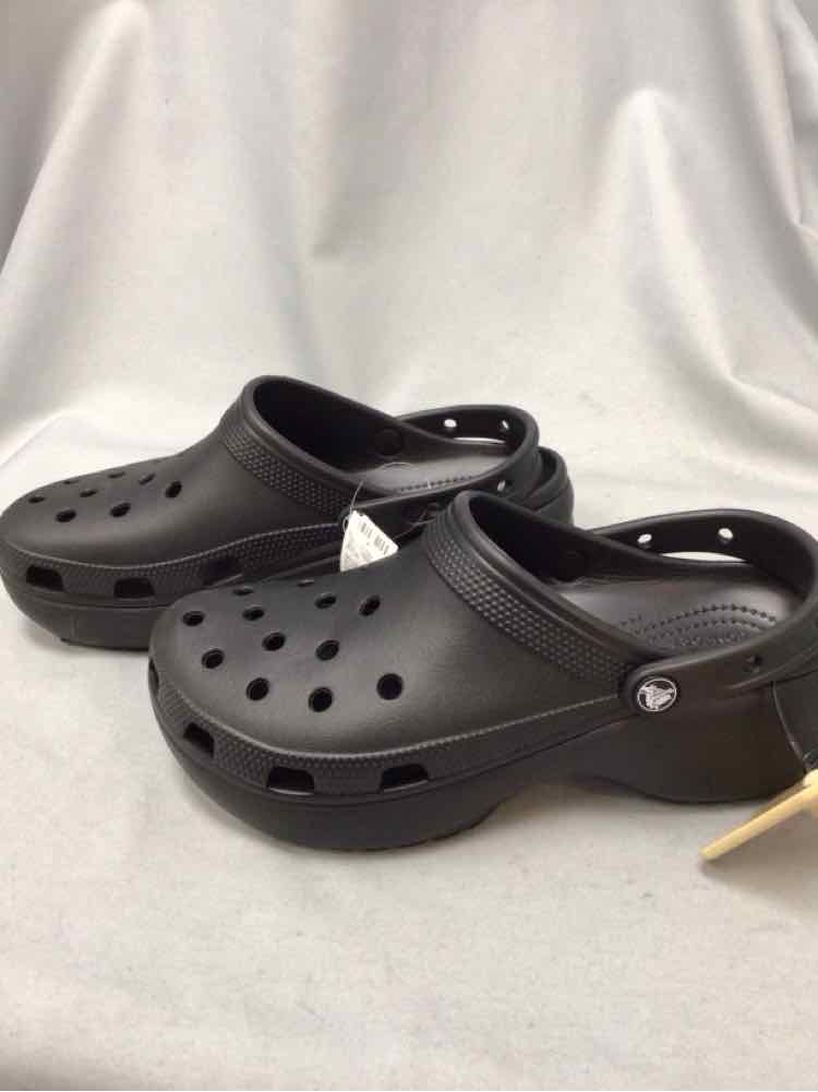CROCS SIZE 10 Ladies SHOES