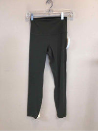 LULULEMON SIZE 4 Ladies EXERCISE