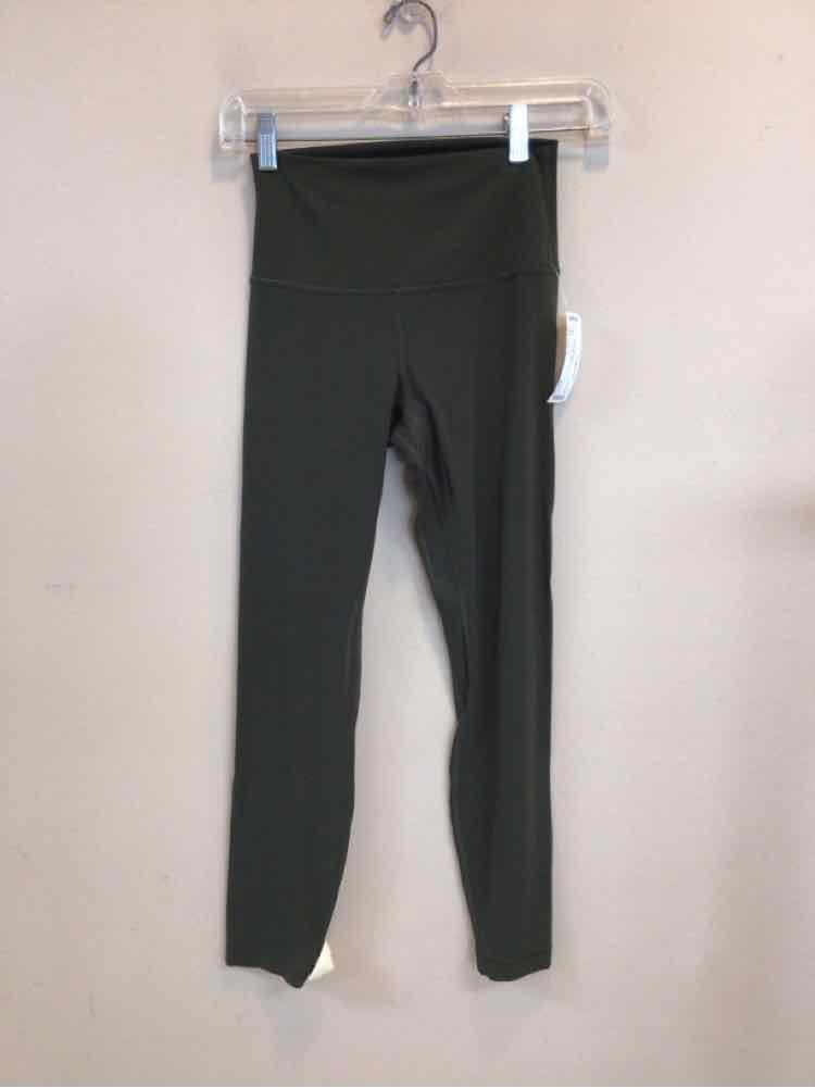 LULULEMON SIZE 4 Ladies EXERCISE