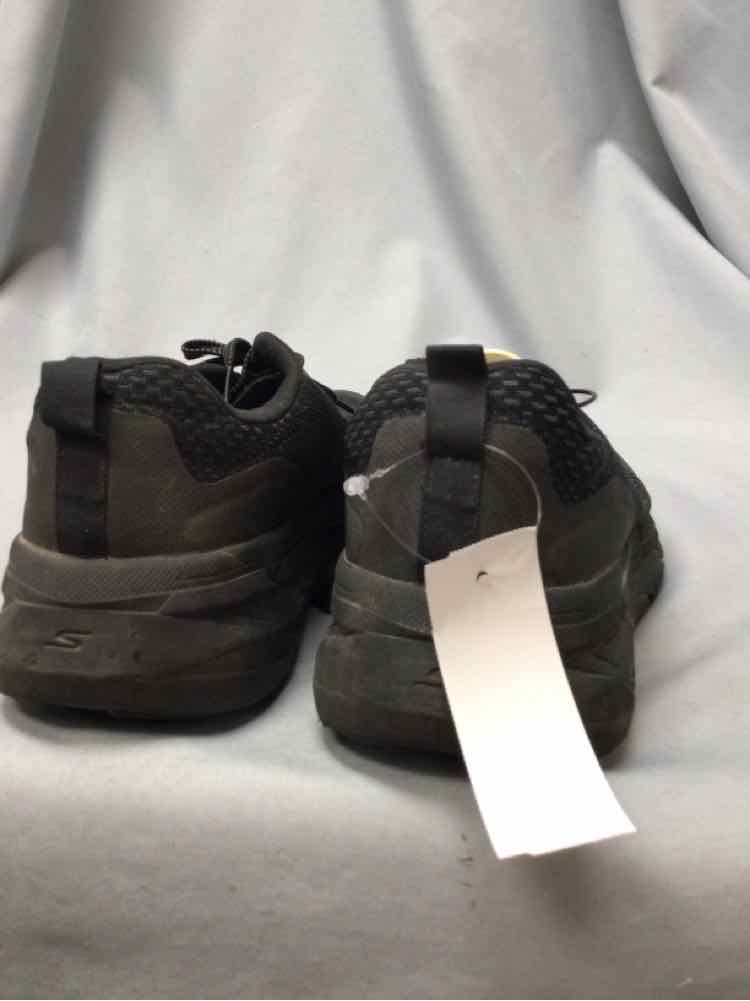 SIZE 9 1/2 SKECHERS Men's SHOES