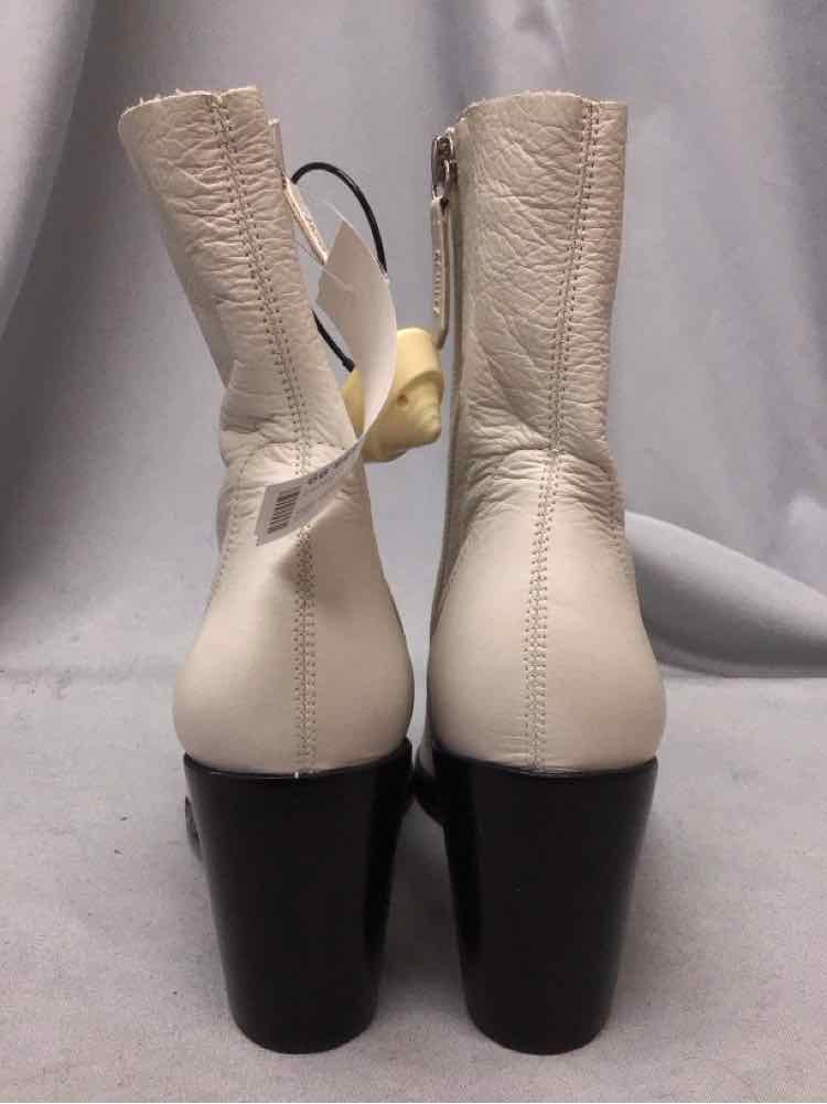 SCHUTZ SIZE 8 1/2 Ladies SHOES