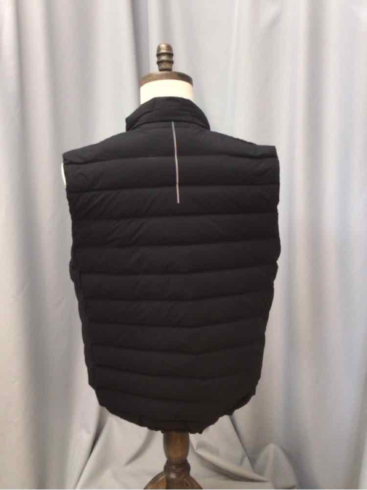 SIZE MEDIUM LULULEMON Men's COATS