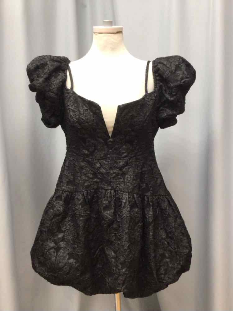 KLESIS SIZE LARGE Ladies DRESS
