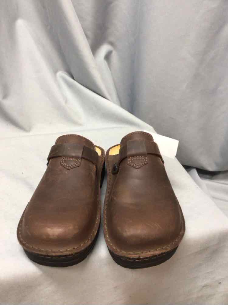NAOT SIZE 11 Ladies SHOES