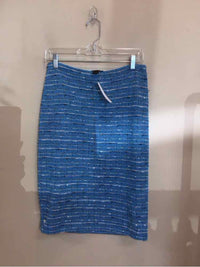 ST. JOHN SIZE 4 Ladies SKIRT