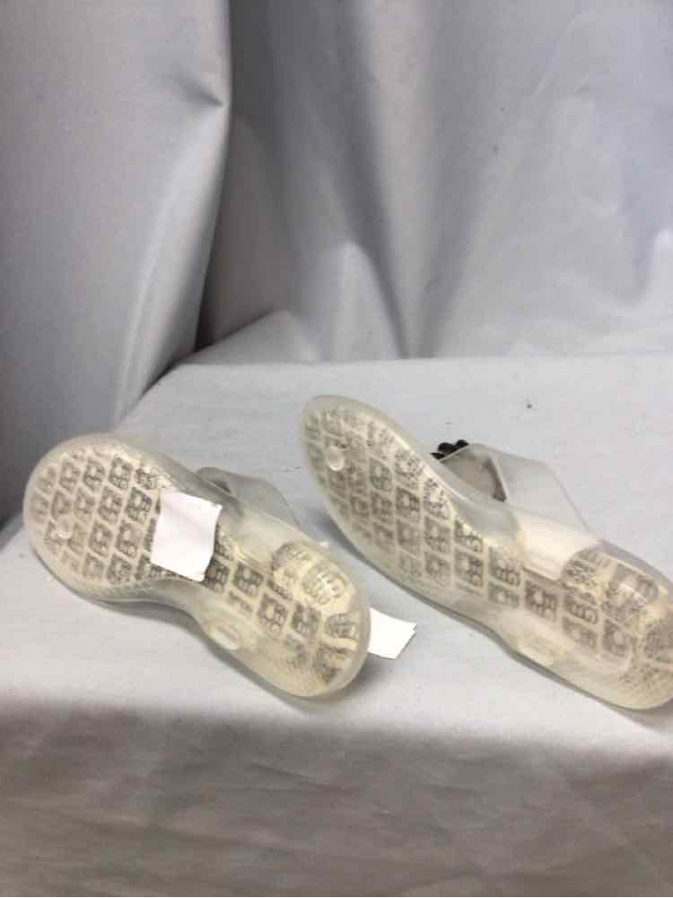BCBG SIZE 7 Ladies SHOES