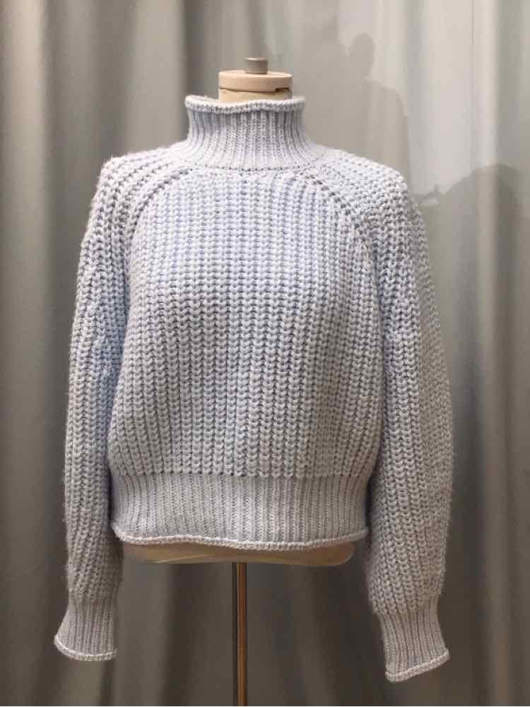 H & M SIZE MEDIUM Ladies TOP
