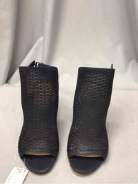 VINCE CAMUTO SIZE 8 1/2 Ladies SHOES