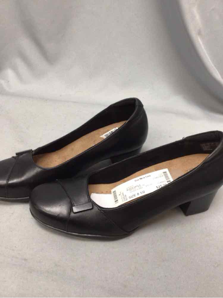 CLARKS SIZE 8 1/2 Ladies SHOES