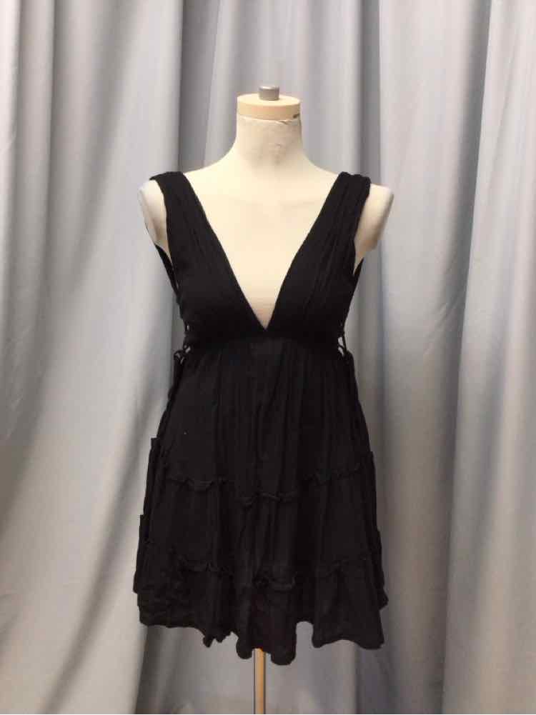 PRINCESS POLLY SIZE 4 Ladies DRESS