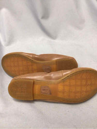 BORN SIZE 9 1/2 Ladies SHOES