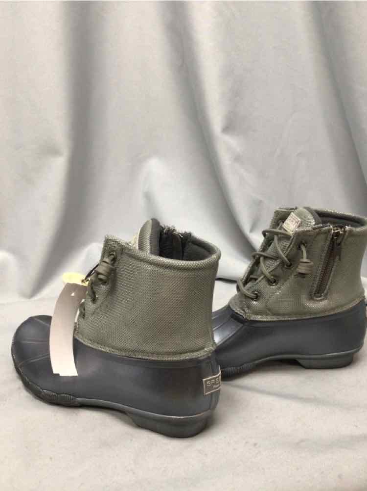 SPERRY SIZE 6 Ladies SHOES