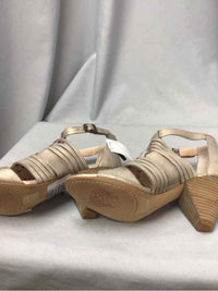 VINCE CAMUTO SIZE 8 1/2 Ladies SHOES