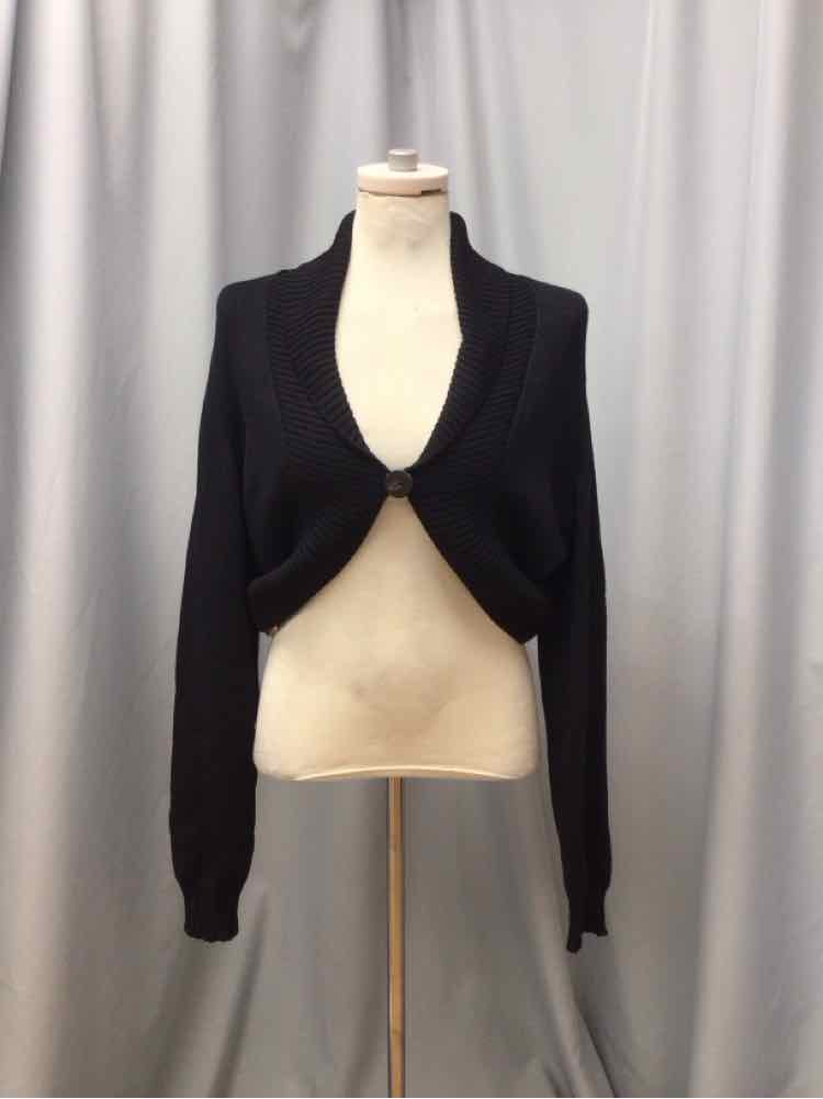 ST. JOHN SIZE LARGE Ladies TOP