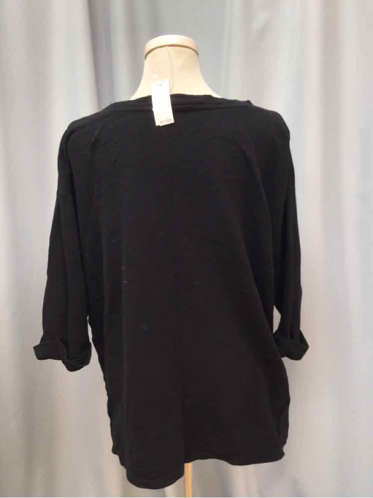 UG APPAREL SIZE LARGE Ladies TOP