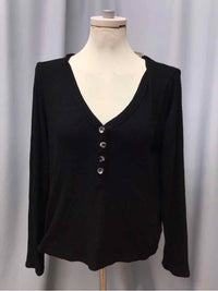 PERFECT WHITE TEE SIZE LARGE Ladies TOP