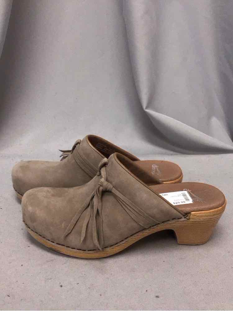 DANSKO SIZE 38 Ladies SHOES