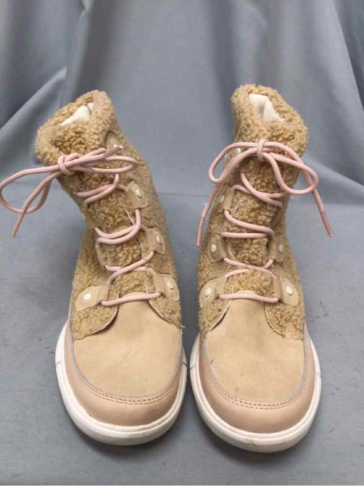 SOREL SIZE 8 Ladies SHOES