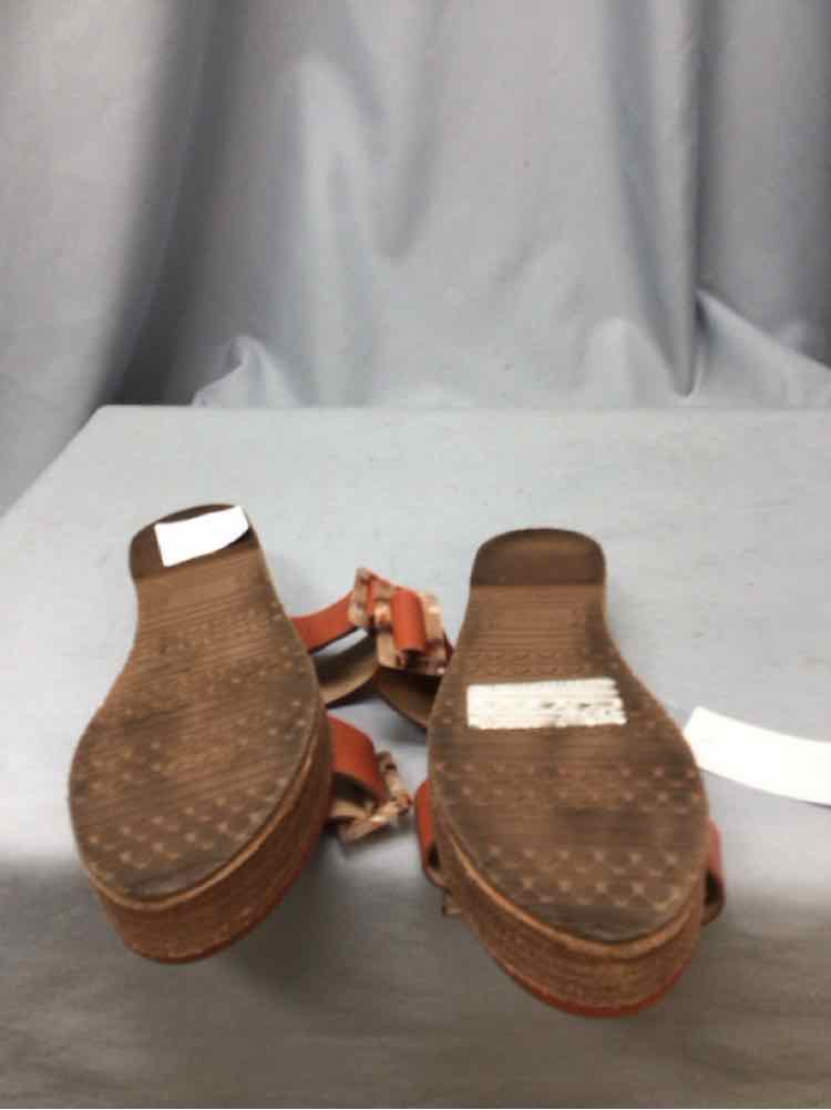 KAANAS SIZE 7 Ladies SHOES