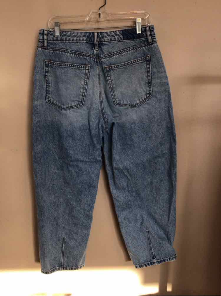 RIVETE SIZE 28 Ladies JEANS