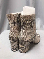 ABLE SIZE 8 1/2 Ladies SHOES