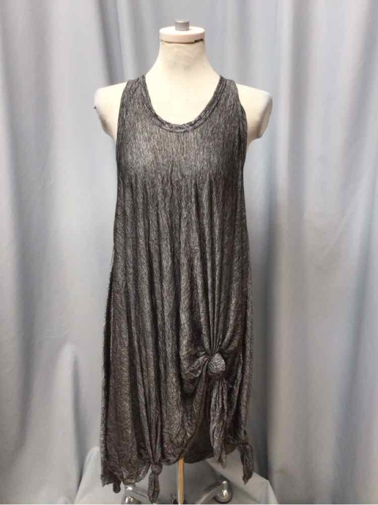 COMFY USA SIZE MEDIUM Ladies DRESS