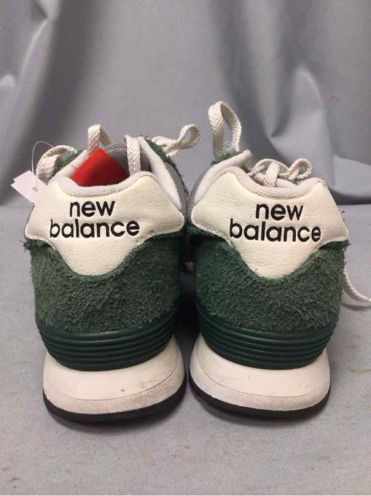 NEW BALANCE SIZE 9 1/2 Ladies SHOES