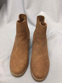 UNIVERSAL THREAD SIZE 9 1/2 Ladies SHOES