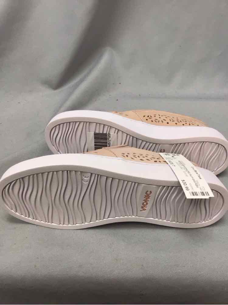 VIONIC SIZE 7 Ladies SHOES
