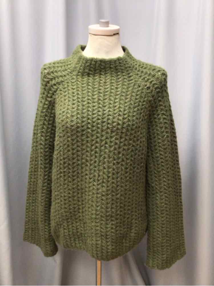 LISTICLE SIZE LARGE Ladies TOP