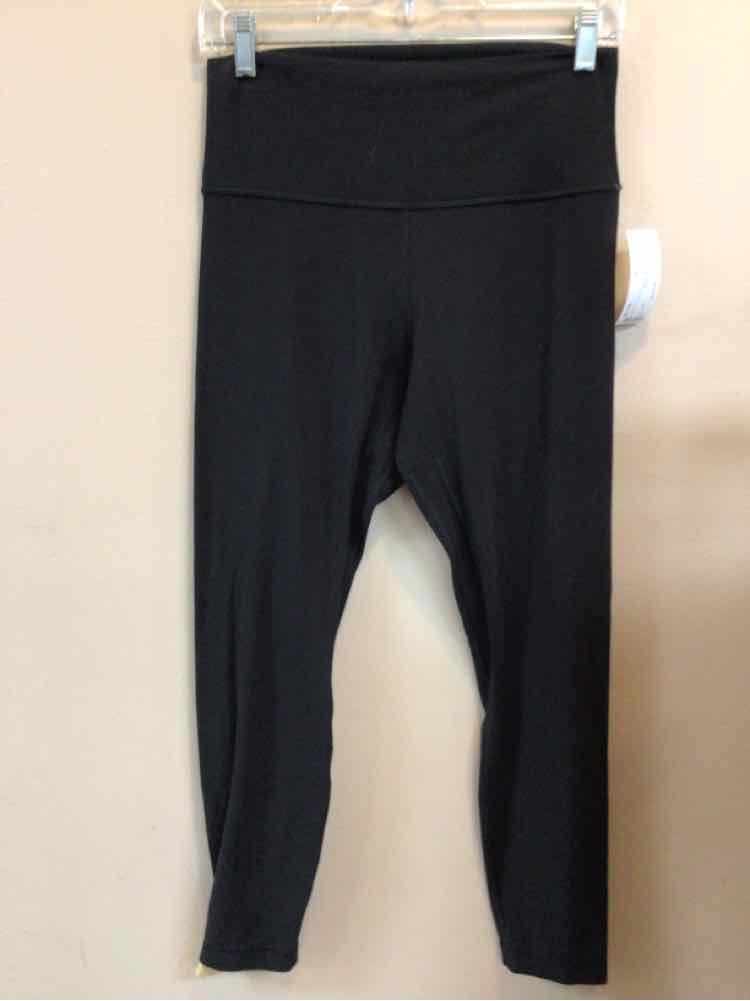 LULULEMON SIZE 8 Ladies EXERCISE