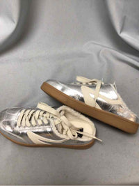 DV SIZE 8 Ladies SHOES