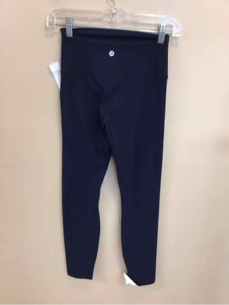 LULULEMON SIZE 4 Ladies EXERCISE